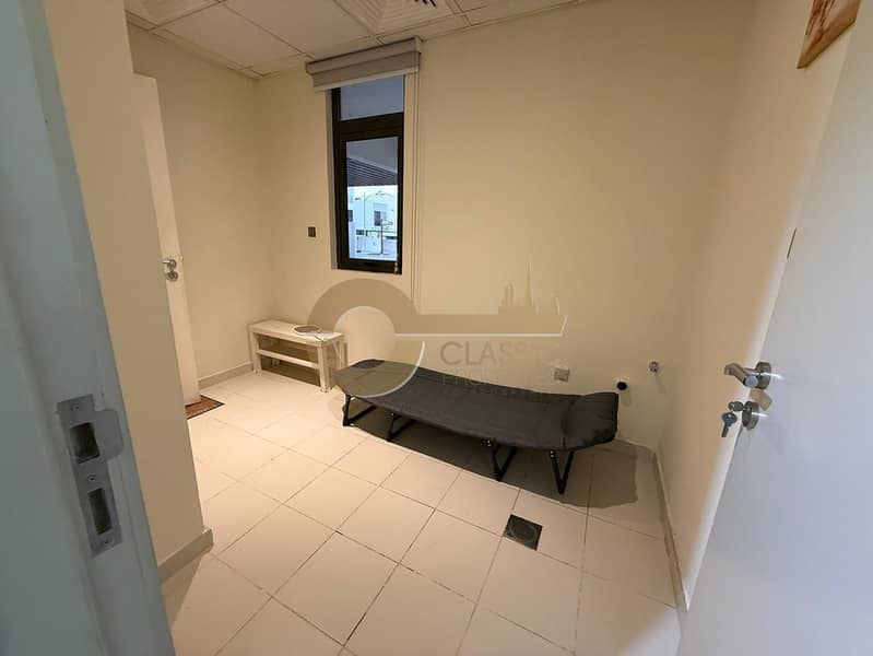 SINGLE ROW | CORNER 3BR | CLOSED KITCHEN | R2EM - Image 14