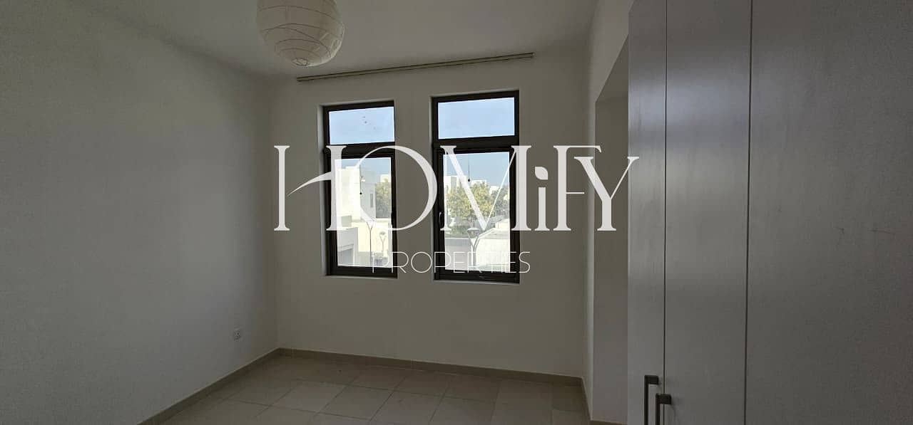 Vacant | Type G | Single Row | Prime Location - Image 7