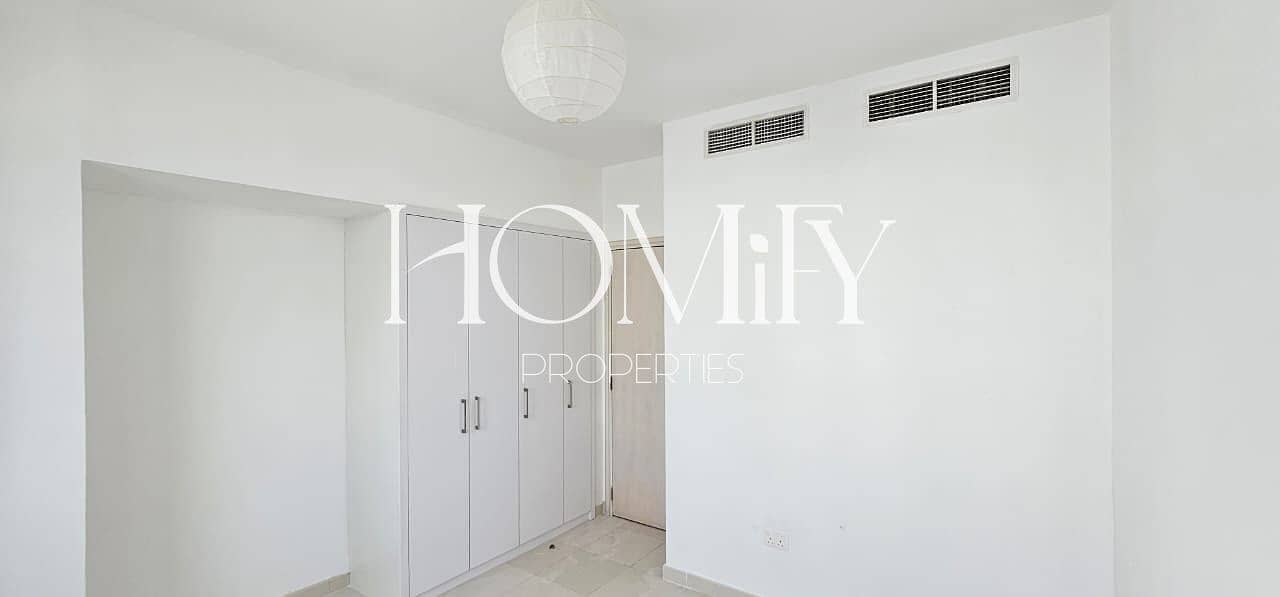 Vacant | Type G | Single Row | Prime Location - Image 9