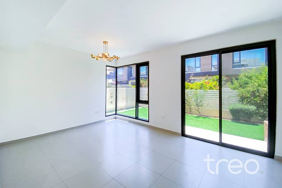Available Now | Modern | Landscaped Garden