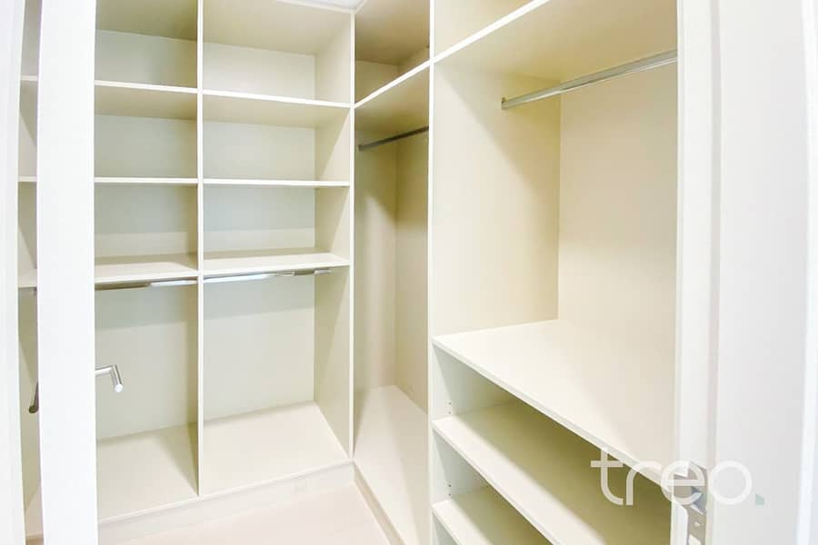 Available Now | Modern | Landscaped Garden