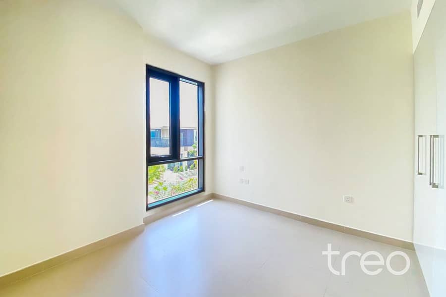 Available Now | Modern | Landscaped Garden - Image 8