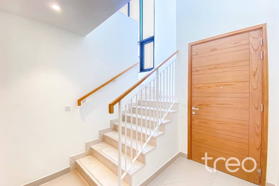 Available Now | Modern | Landscaped Garden - Image 11