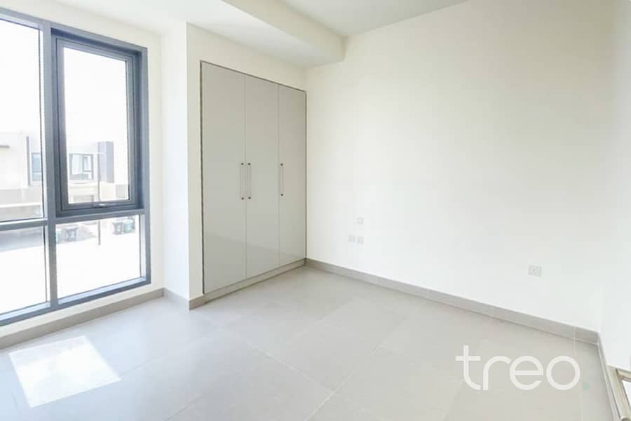 Available Now | Modern | Landscaped Garden - Image 20