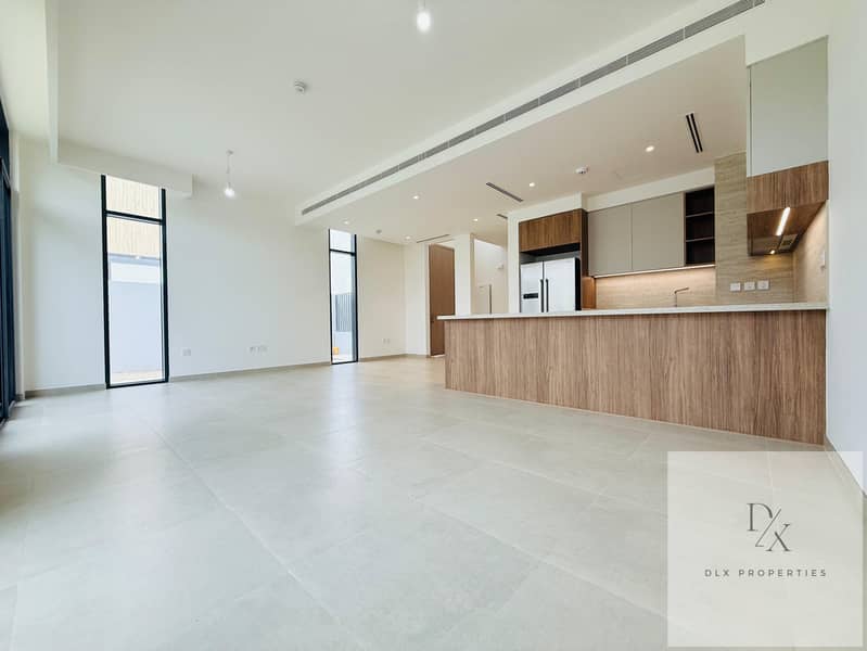 ELEGANT 4BR | MULTIPLE OPTION | NEXT TO POOL |