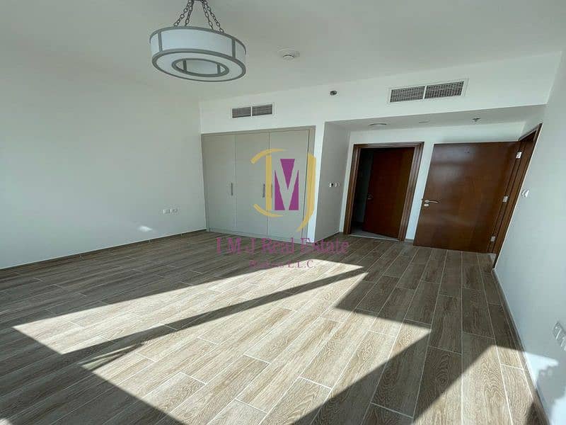 Best Layout | Prime Location | Spectacular View - Image 6