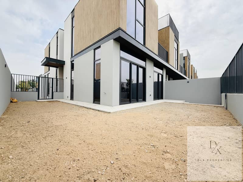 ELEGANT 4BR | MULTIPLE OPTION | NEXT TO POOL |