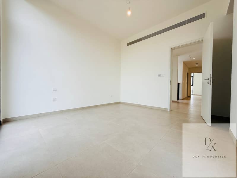 ELEGANT 4BR | MULTIPLE OPTION | NEXT TO POOL |