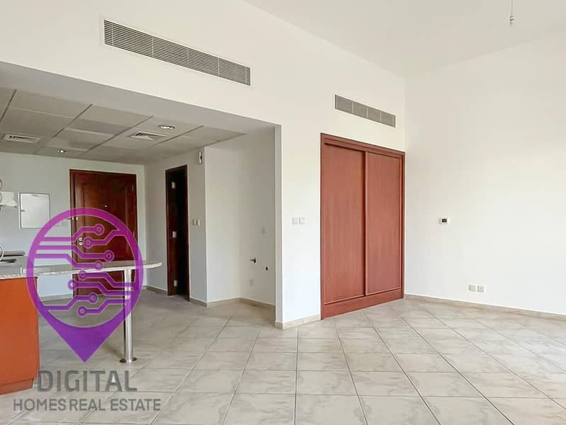 Vacant-Garden view- ground floor - Image 6