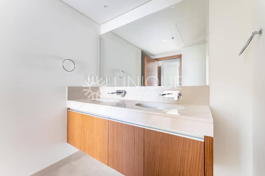 Move-In Ready | Exclusive | Panoramic City Views - Image 16