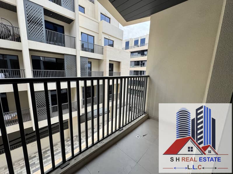 SPACIOUS APARTMENT FOR POOL VIEW