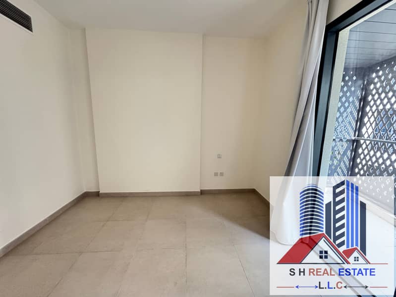 SPACIOUS APARTMENT FOR POOL VIEW - Image 8