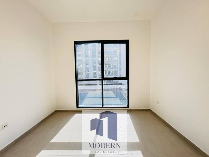 Spacious 2BHK | Pool View | Balcony | Prime Location - Image 10