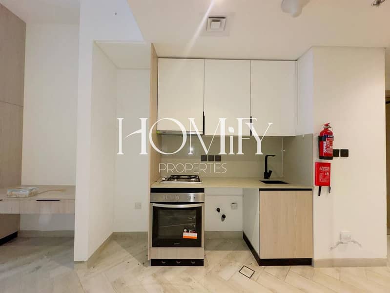 Ready to Move in | Modern Layout | Huge Layout