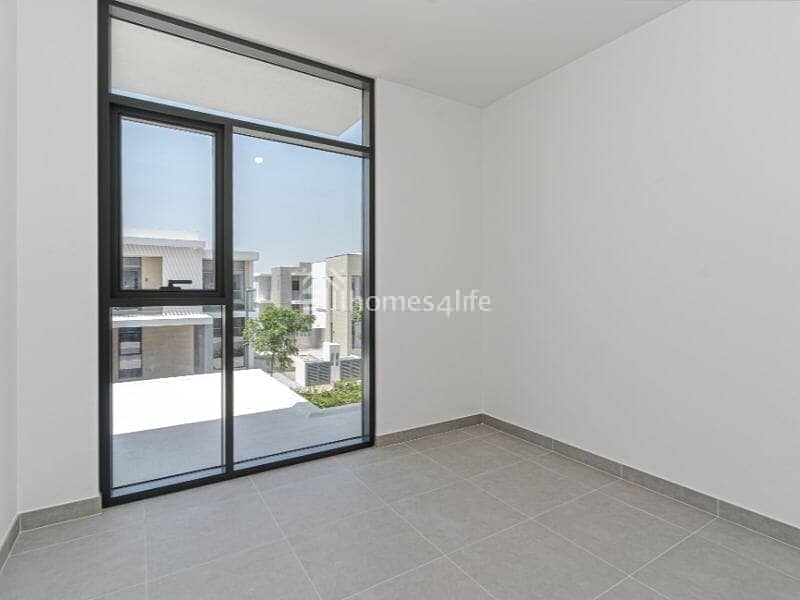 3BR | Single Row | Landscaped | Villa