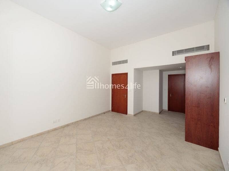 Spacious Living | 3BR Apartment | Vacant