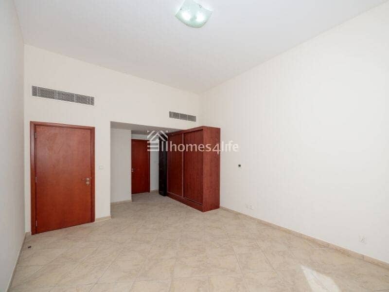 Spacious Living | 3BR Apartment | Vacant