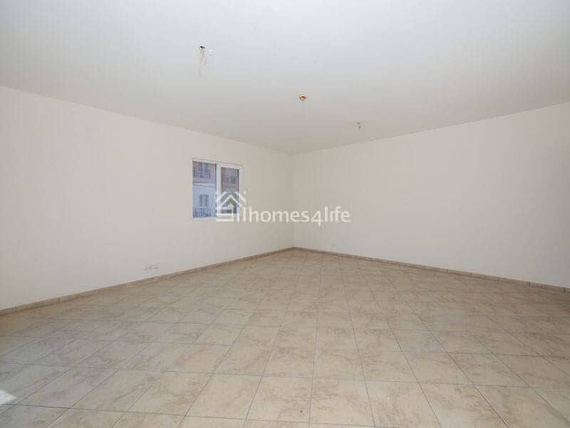 Spacious Living | 3BR Apartment | Vacant - Image 6
