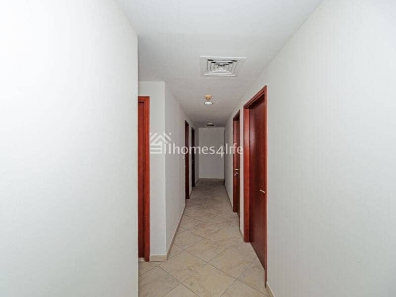 Spacious Living | 3BR Apartment | Vacant - Image 9