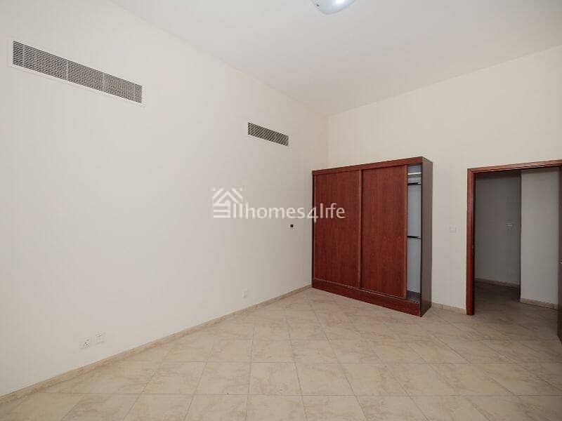 Spacious Living | 3BR Apartment | Vacant - Image 19