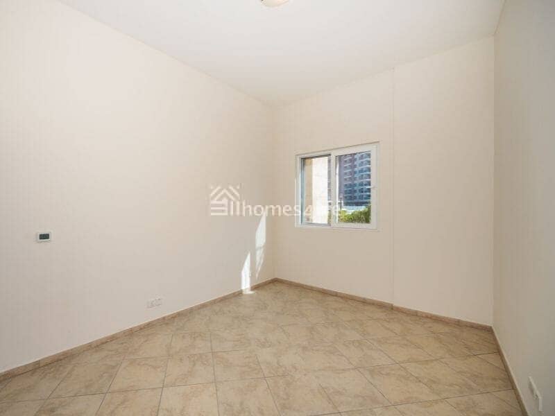 Spacious Living | 3BR Apartment | Vacant - Image 20