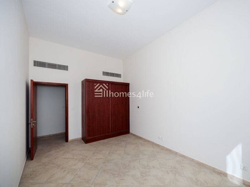 Spacious Living | 3BR Apartment | Vacant - Image 21