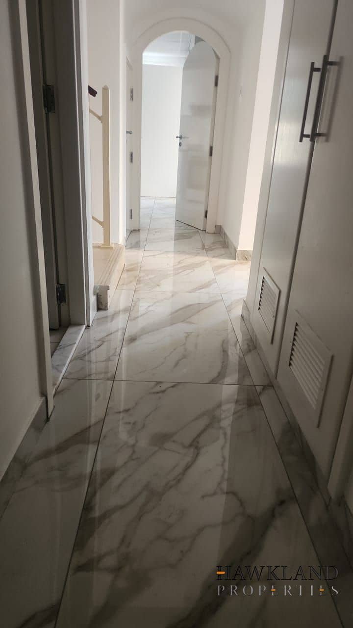 Luxury Home Offering Comfort and Privacy - Image 10