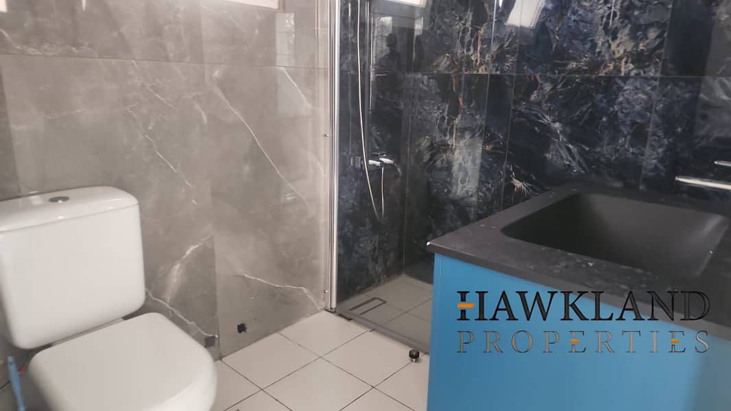 Luxury Home Offering Comfort and Privacy - Image 16