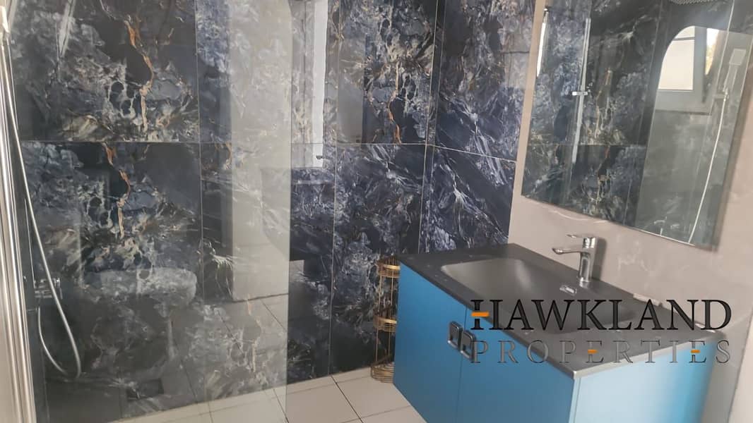 Luxury Home Offering Comfort and Privacy - Image 17