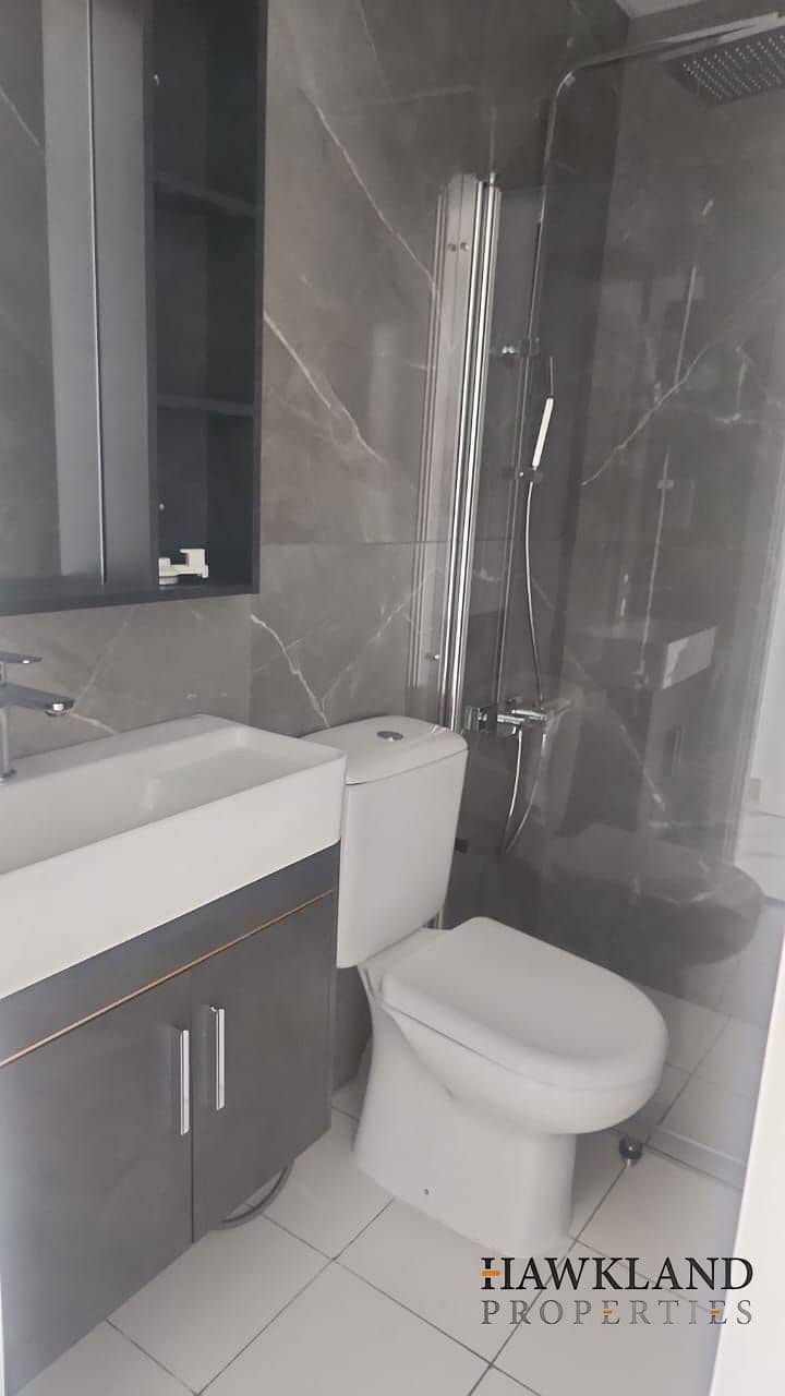 Luxury Home Offering Comfort and Privacy - Image 18