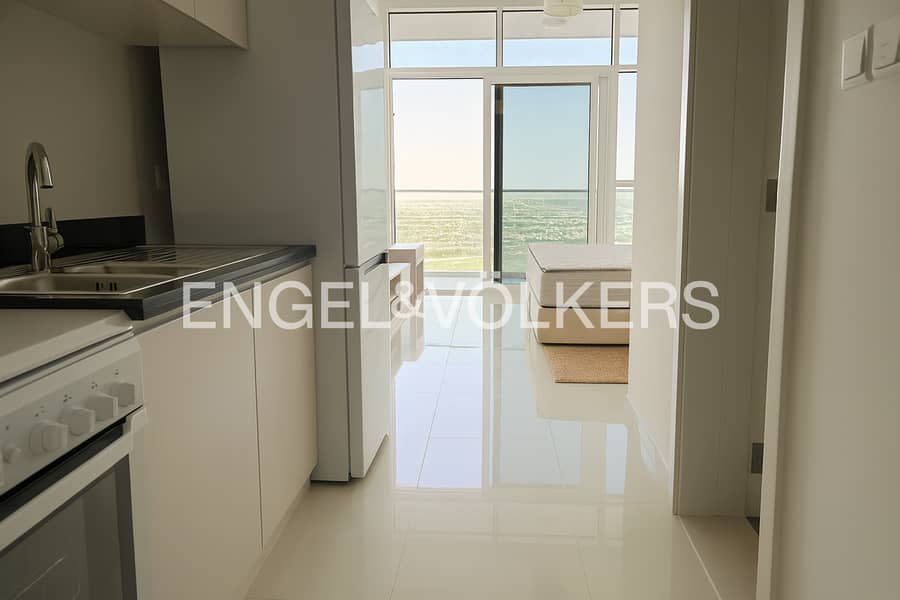 Bright Studio | High Floor Balcony | Golf View