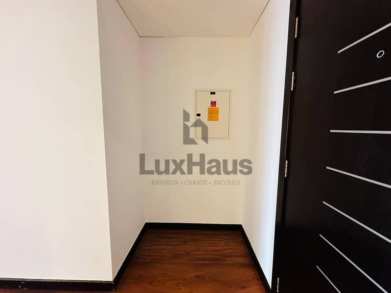 Chiller Free | Unfurnished | Near Metro | Vacant - Image 8