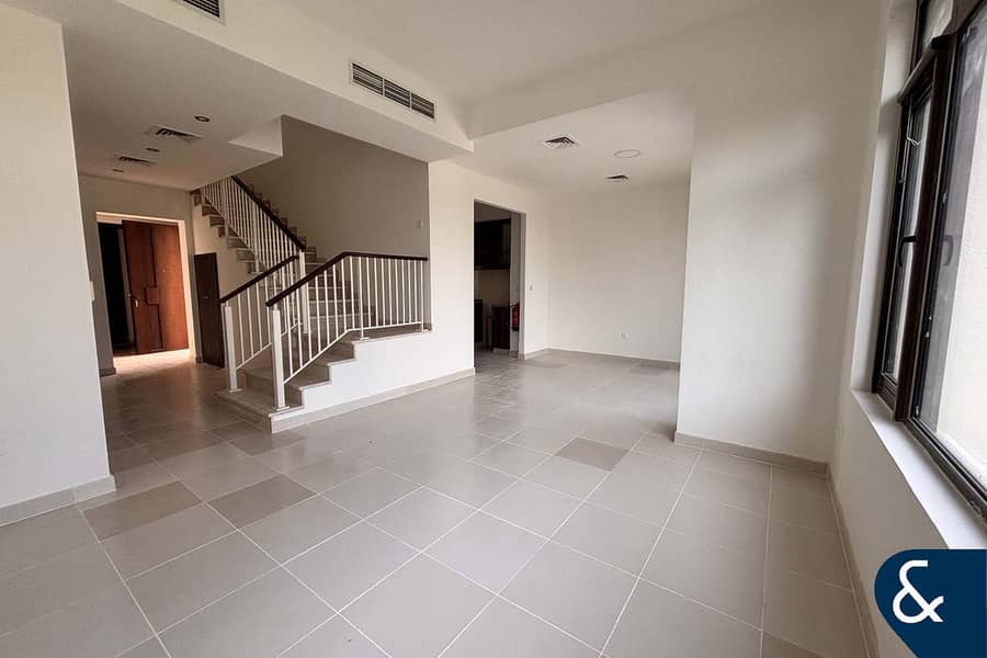 VACANT | CORNER J | LARGE PLOT