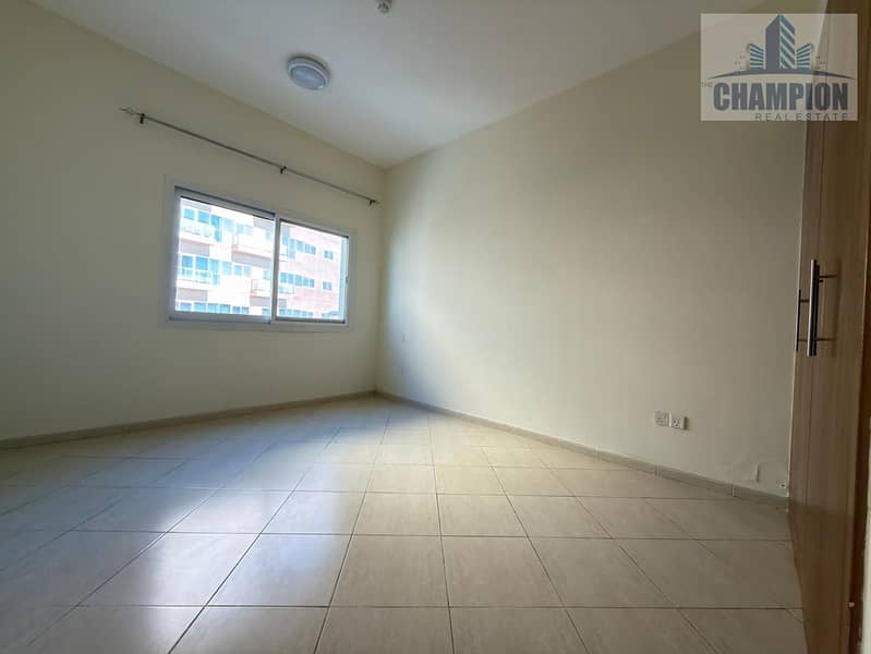 Luxury 1bedroom Prime Location Front of Silicon Central Mall
