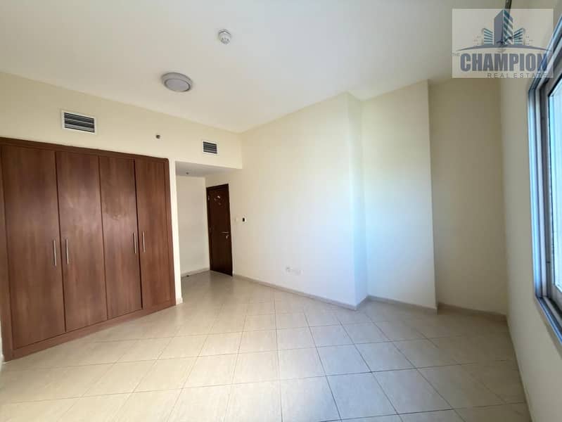 Luxury 1bedroom Prime Location Front of Silicon Central Mall - Image 6