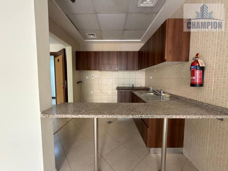 Luxury 1bedroom Prime Location Front of Silicon Central Mall - Image 8