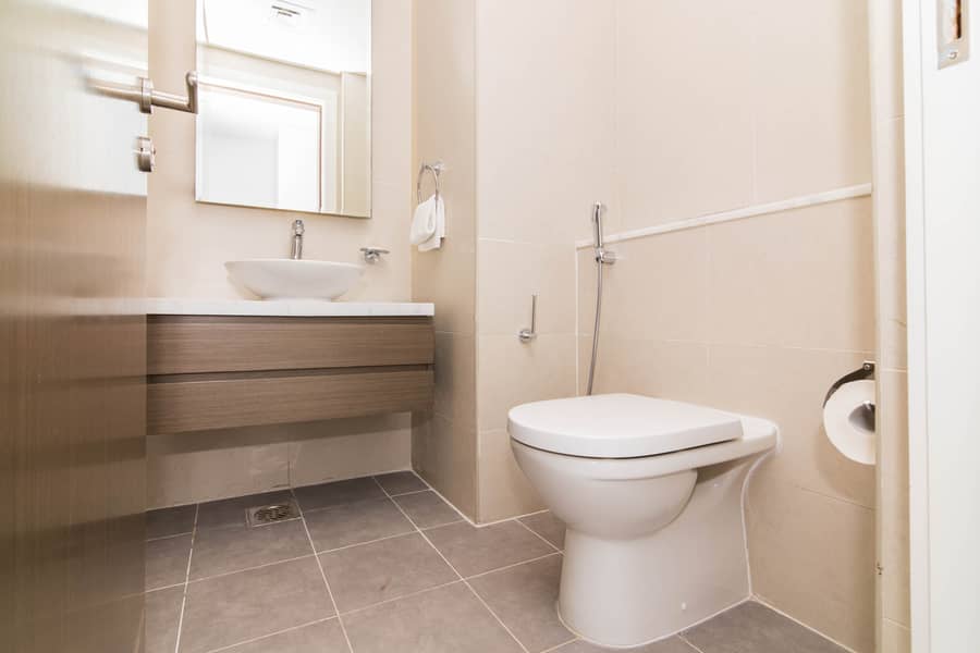 Fully furnished | 1BHK Rented | Full Canal View | Burj Khalifa view | High floor | Ready investor deal | Motivated seller - Image 21