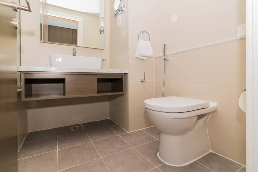 Fully furnished | 1BHK Rented | Full Canal View | Burj Khalifa view | High floor | Ready investor deal | Motivated seller - Image 22