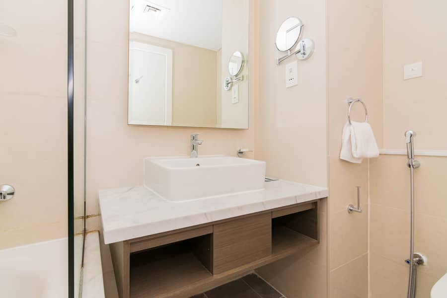 Fully furnished | 1BHK Rented | Full Canal View | Burj Khalifa view | High floor | Ready investor deal | Motivated seller - Image 24