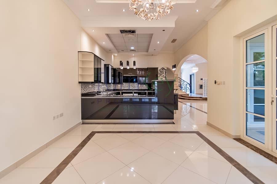 5 Bed Villa | Custom Build | Prime Location - Image 15