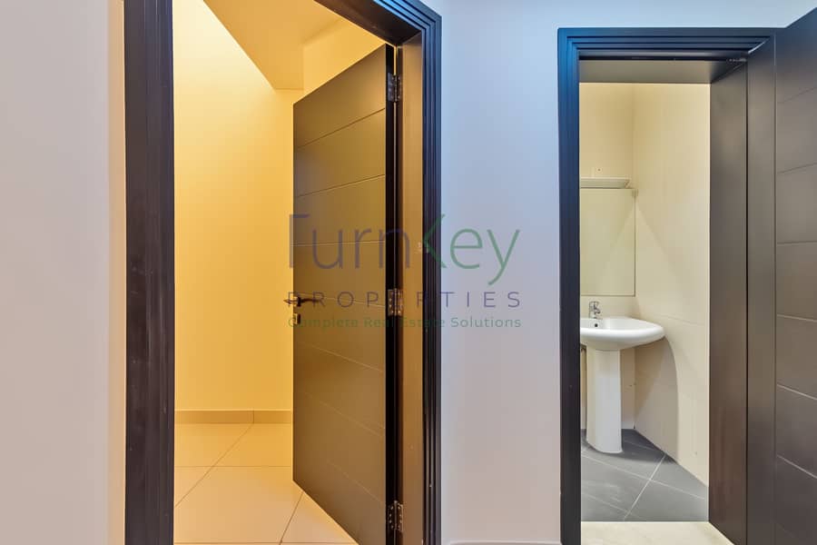 5 Bed Villa | Custom Build | Prime Location - Image 16