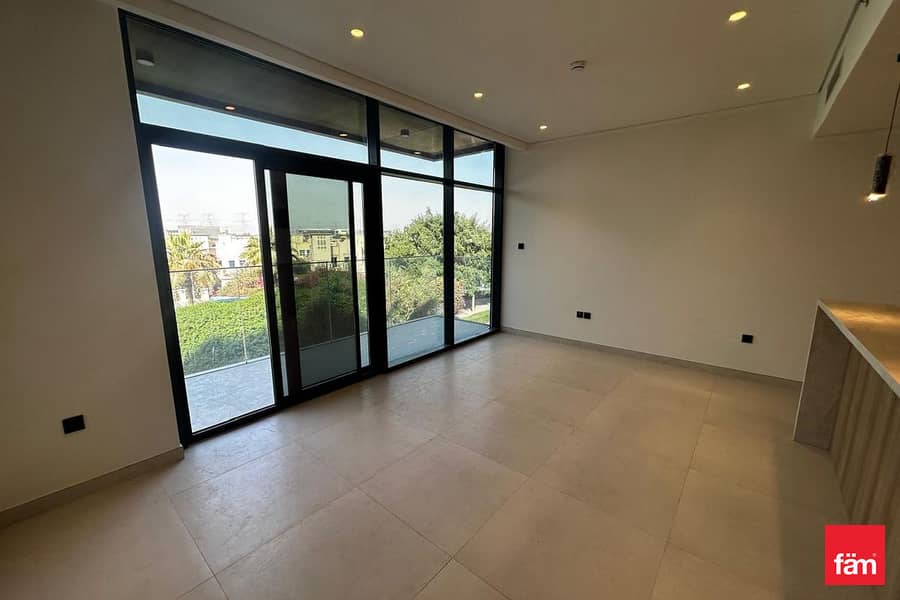 CORNER UNIT | BIGGEST LAYOUT | PRIMUIM LIVING