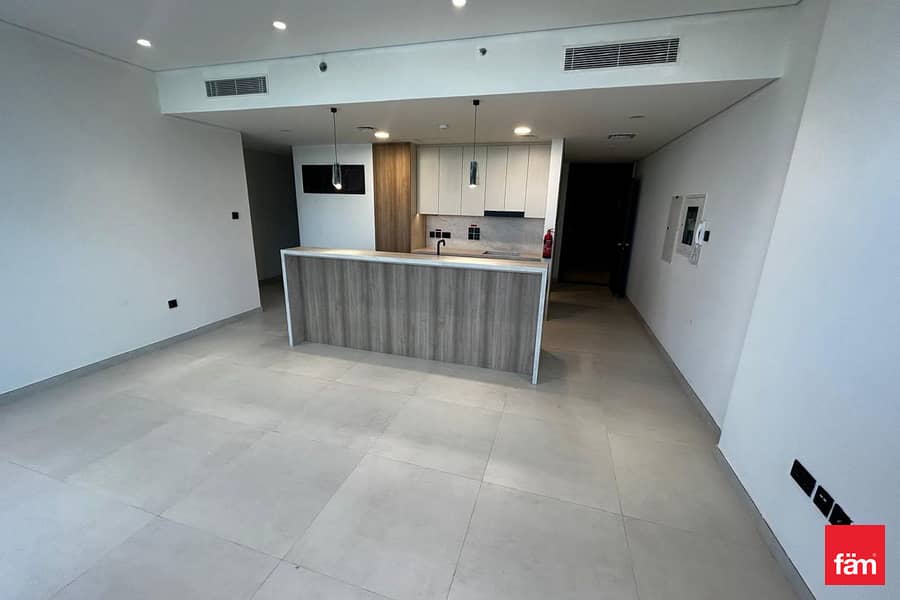 CORNER UNIT | BIGGEST LAYOUT | PRIMUIM LIVING