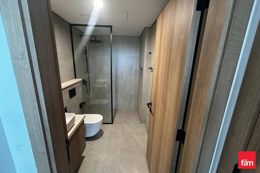 CORNER UNIT | BIGGEST LAYOUT | PRIMUIM LIVING - Image 7