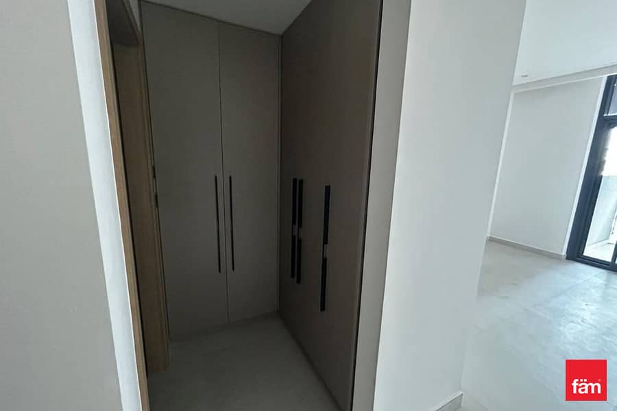 CORNER UNIT | BIGGEST LAYOUT | PRIMUIM LIVING - Image 11