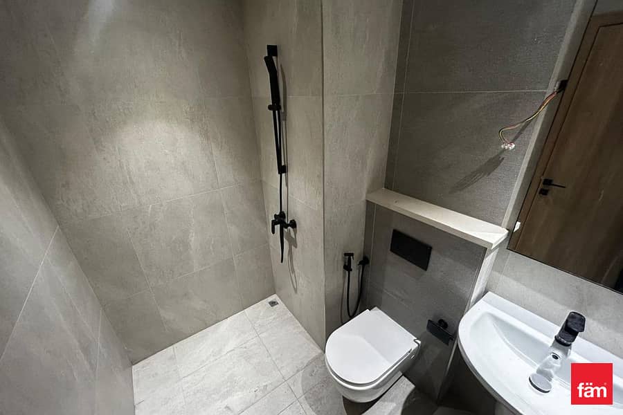 CORNER UNIT | BIGGEST LAYOUT | PRIMUIM LIVING - Image 14