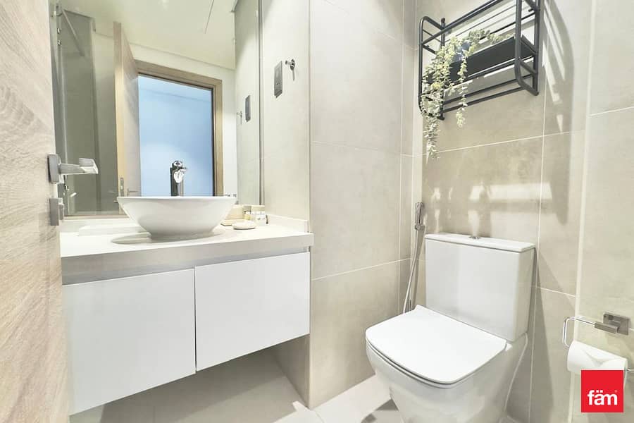 Marina View | Upgraded | High Floor | Large Layout