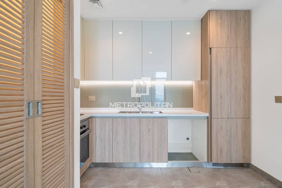 Brand New | Burj View | Prime Location - Image 6