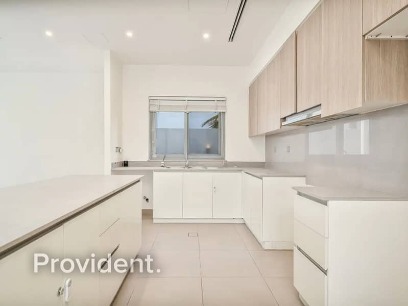 Back to Back | Oversized Plot | Corner | Type E3 - Image 9