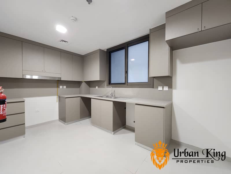 Brand New Building 3bhk Plus Maid Ready Move - Image 6